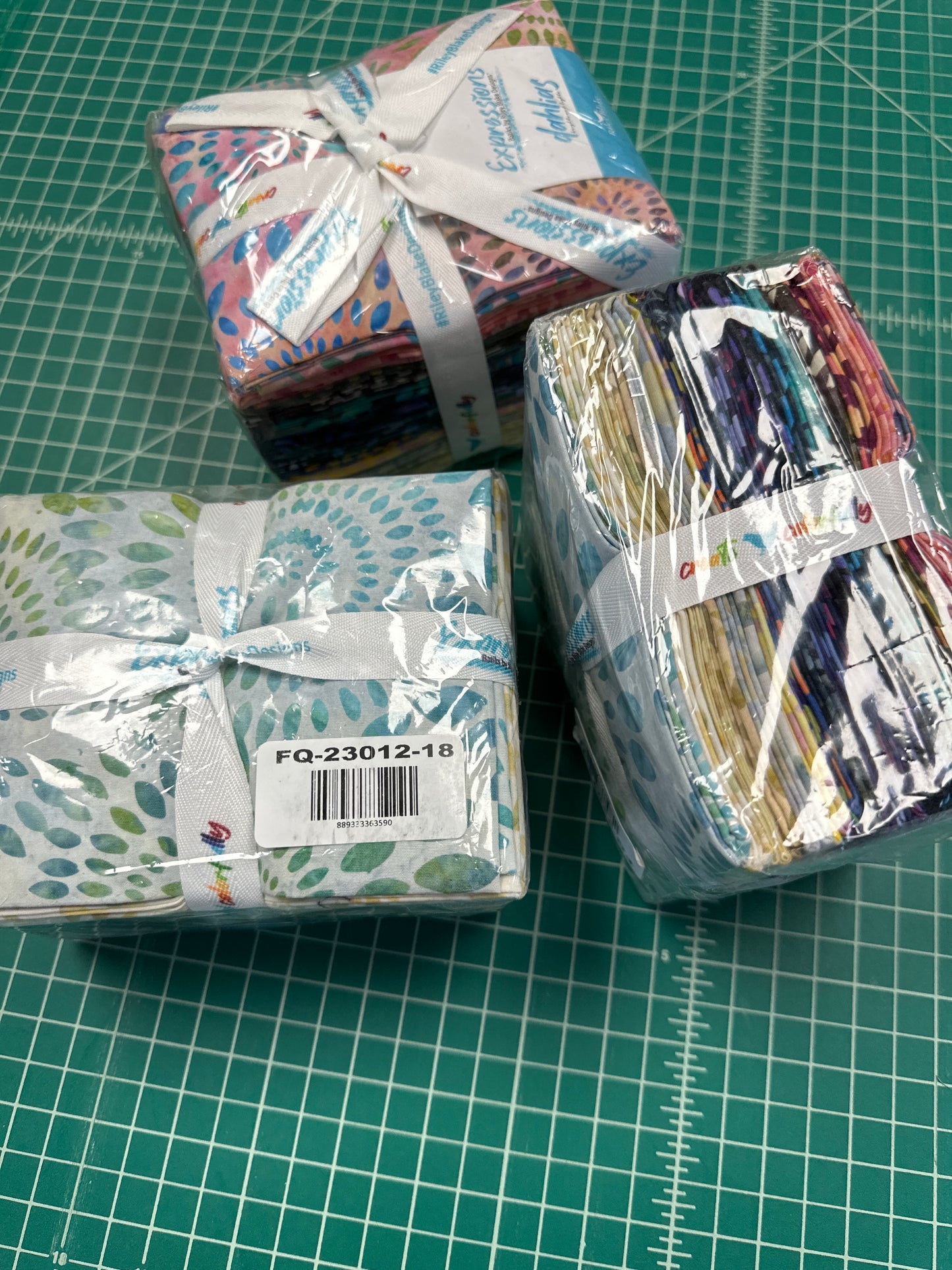 Dahlias Batiks Dahlias Fat Quarter Bundle of 18 FQ-23012-18 Bundle