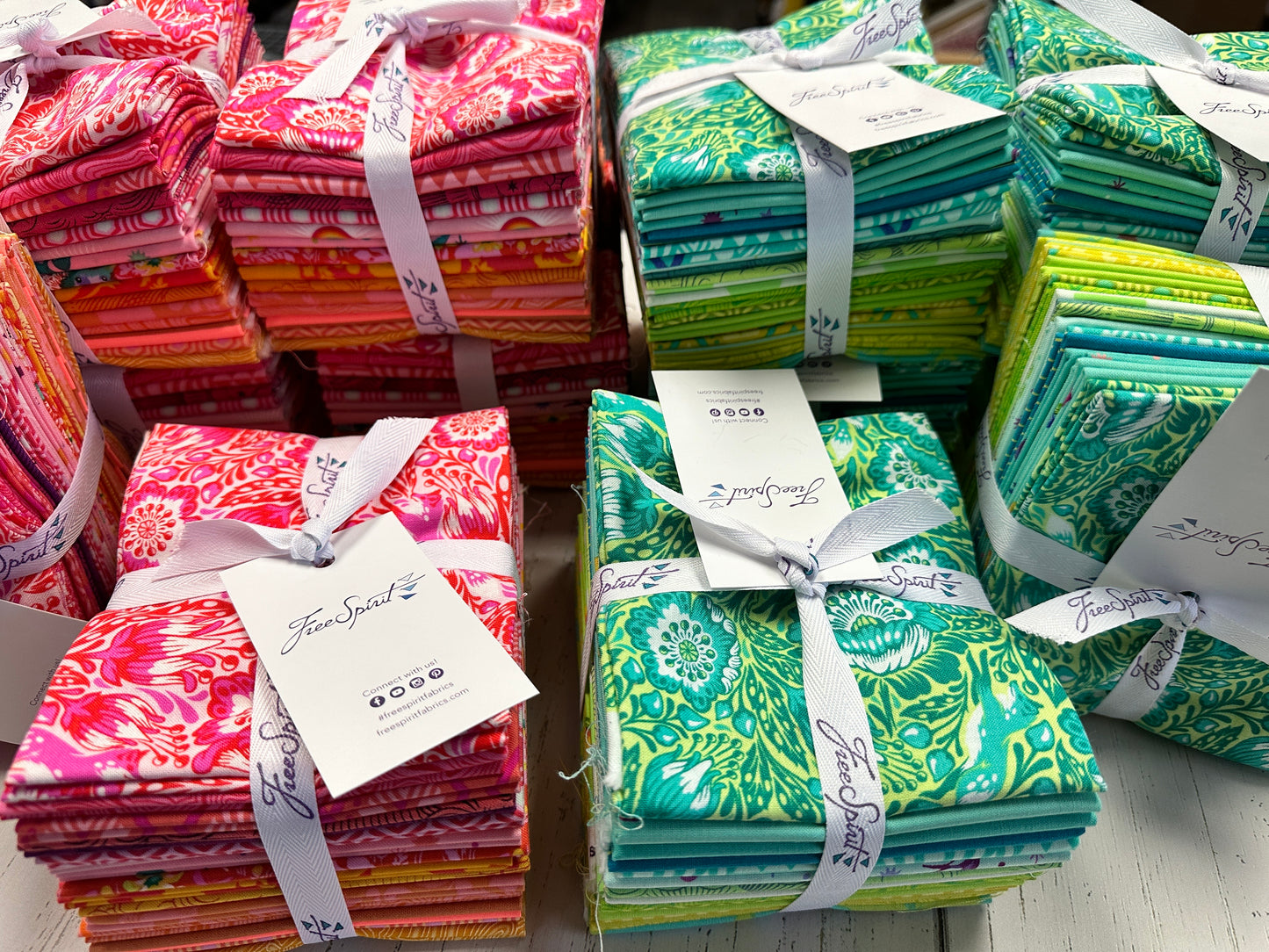 Saturday Stash FQ Bundles Tula Pink Spearmint Fat Quarter Bundle of 15 Cotton Woven: FB6FQTP.SPEARMINT Bundle
