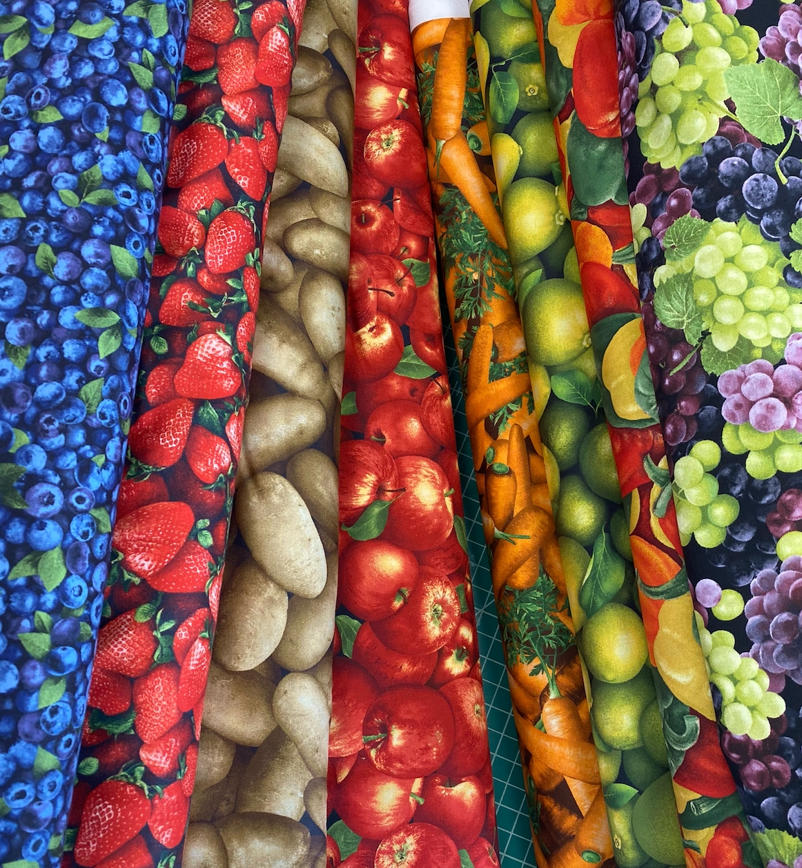 Market Place Digital Grapes 594961 Cotton Woven Fabric