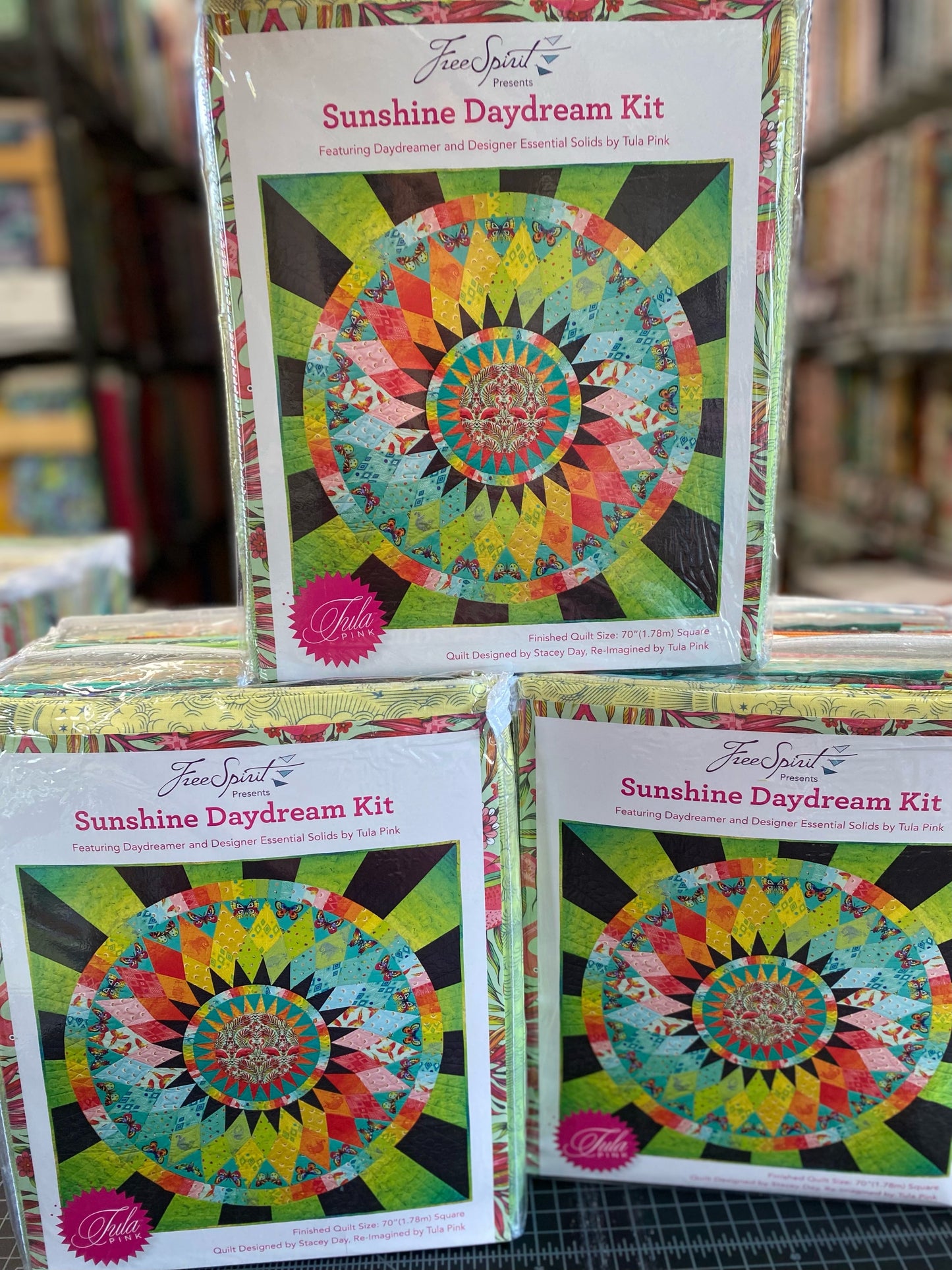 Tula Pink Sunshine Daydream Quilt Kit KITQTTP.SUNSHINE USA Shipping included in price