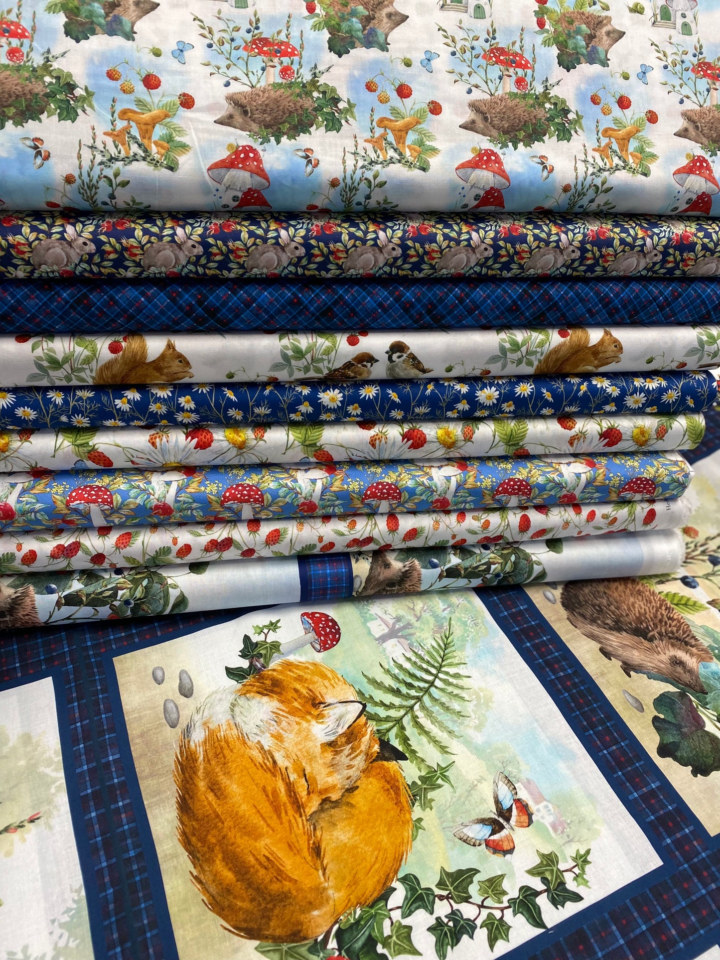 Hedgehog Hollow Animals 3HH-1 Cotton Woven Fabric