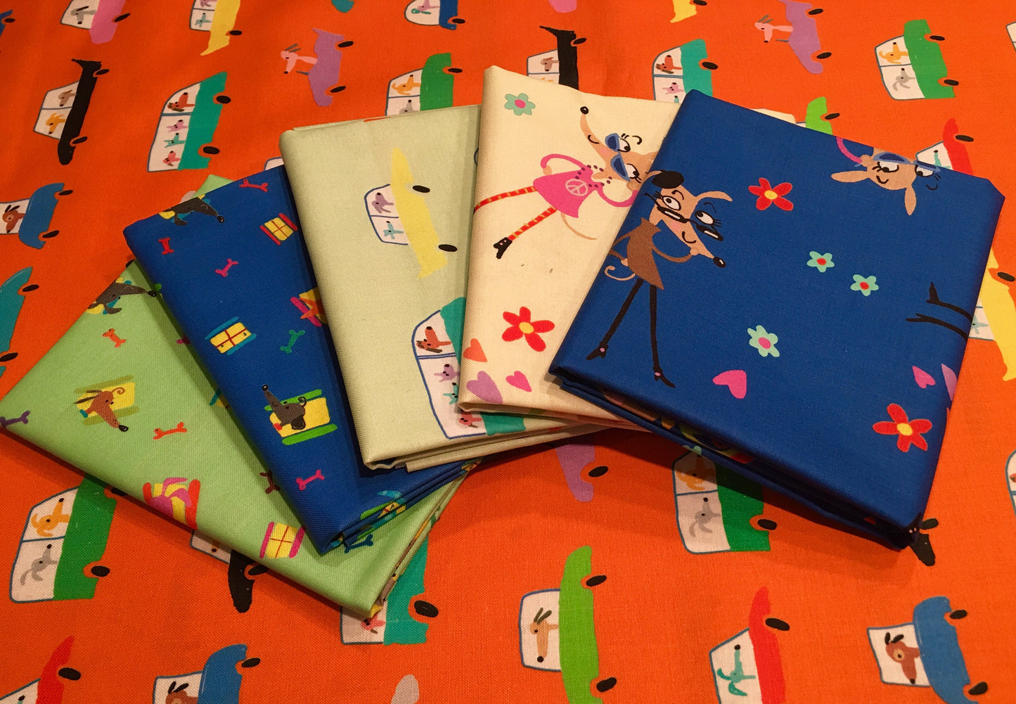 Dogtown Dogs Character Toss Blue 26819Y Cotton Woven Fabric