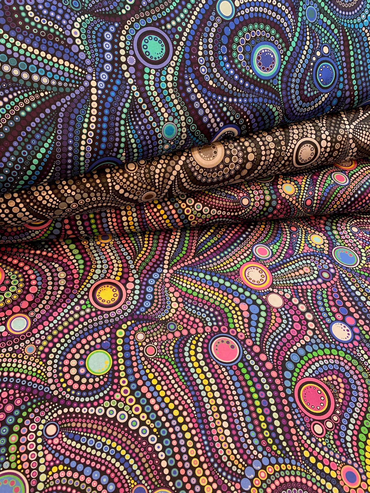 Effervescence 108" Pepper Circles & DotsAAQXD-18493-188 108" Wideback Quilt Backing