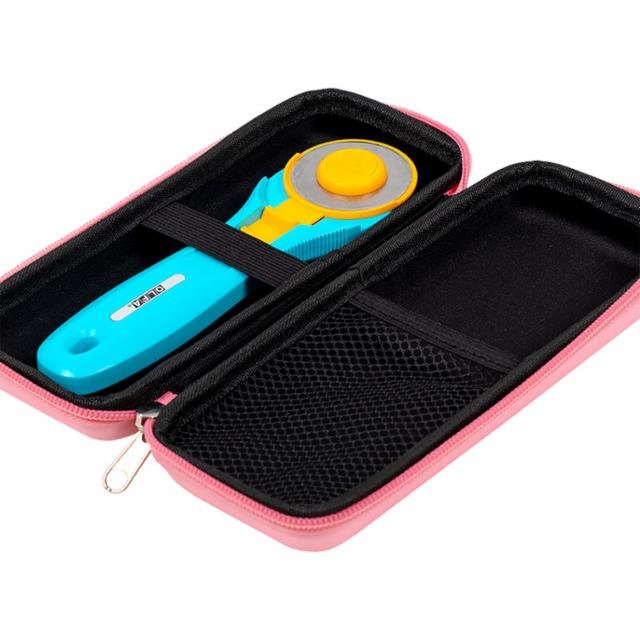 I Heart Quilting Pink Rotary Cutter Case ISE763