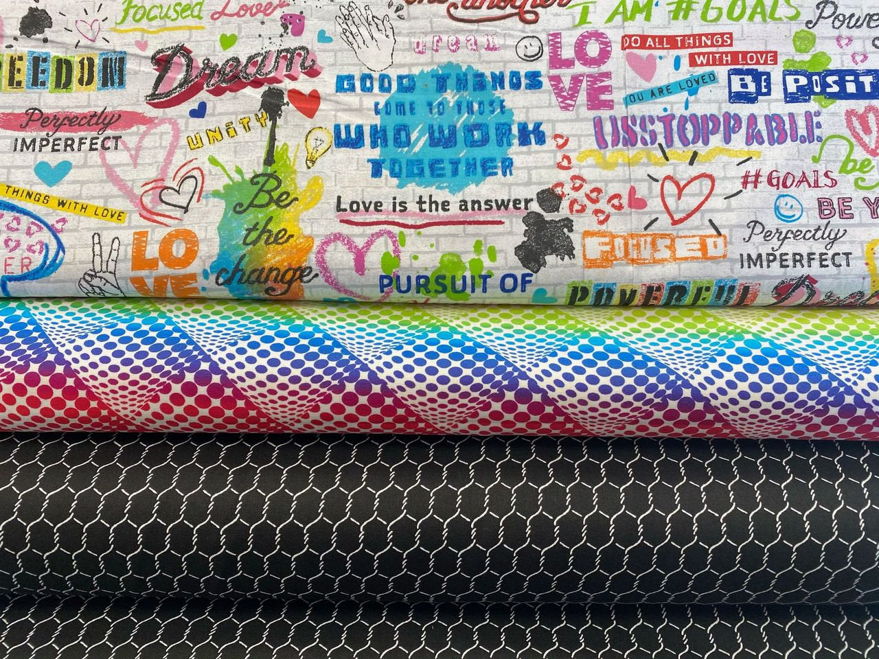 Pop Dot Ombre 52106D-X 108" Wideback Quilt Backing