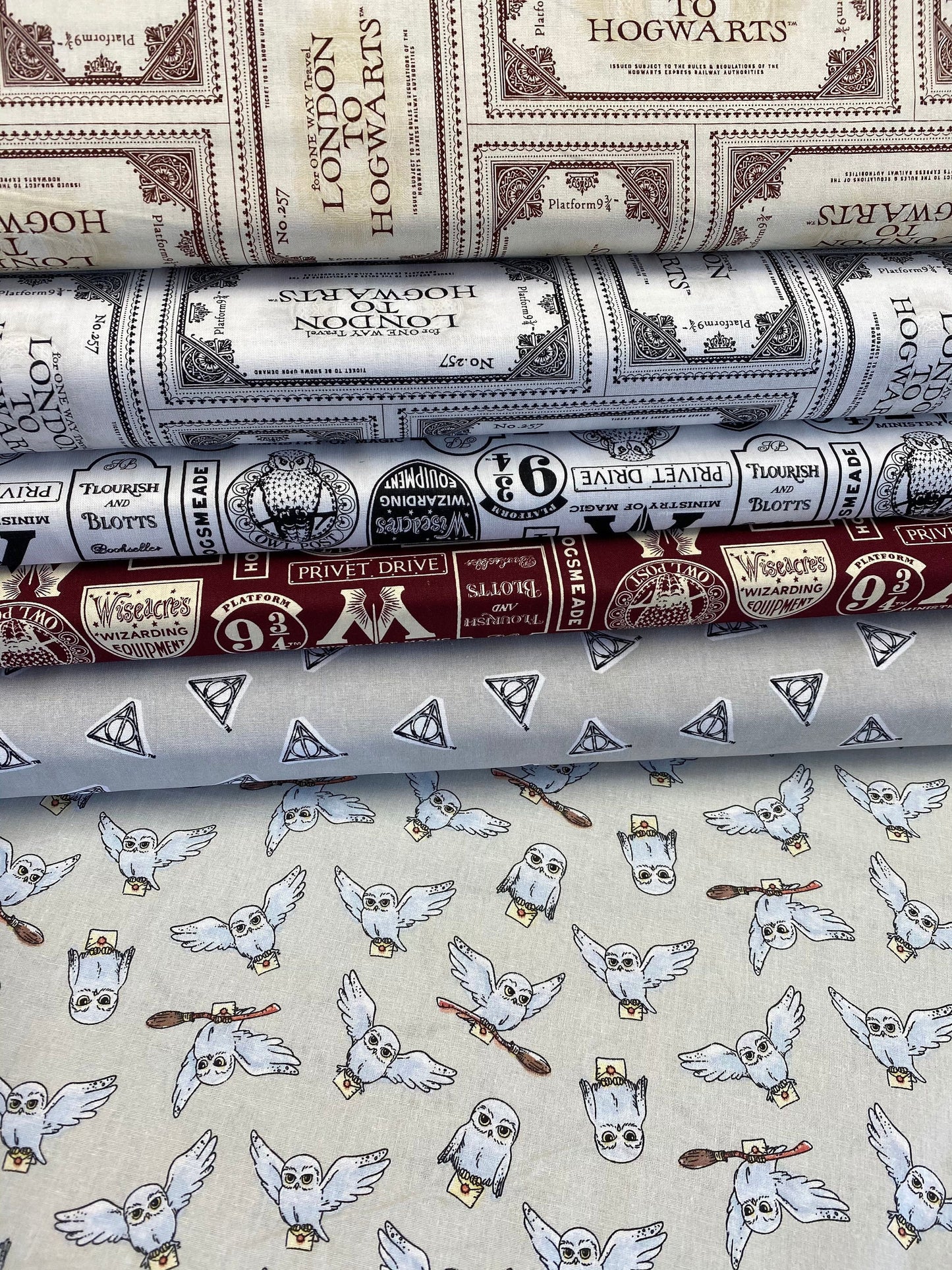 Licensed Harry Potter HP Locations White 23800614-1 Cotton Woven Fabric