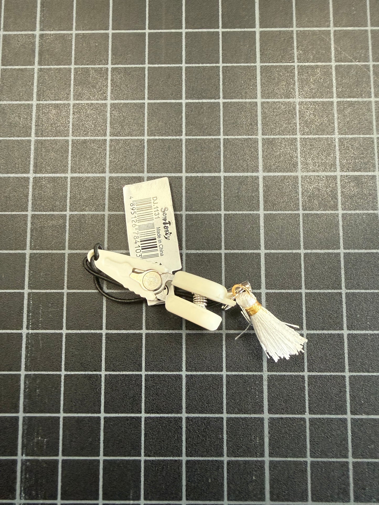 Purse Power Mini Scissor Tassel DJ 1131