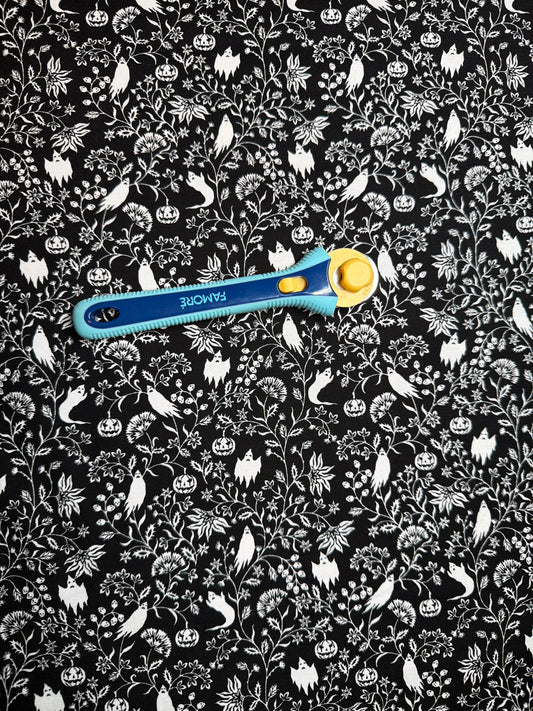Harvest Moon Ghostly Vine Black by Grace Popp 5249-99