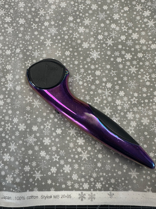 It's Snowflake 4597-020 w/ Metallic Accents Cotton Woven Fabric