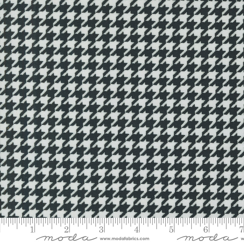 Sable & Swan by Cathe Holden Houndstooth Ebony Porcelain    7448.11 Cotton Woven Fabric