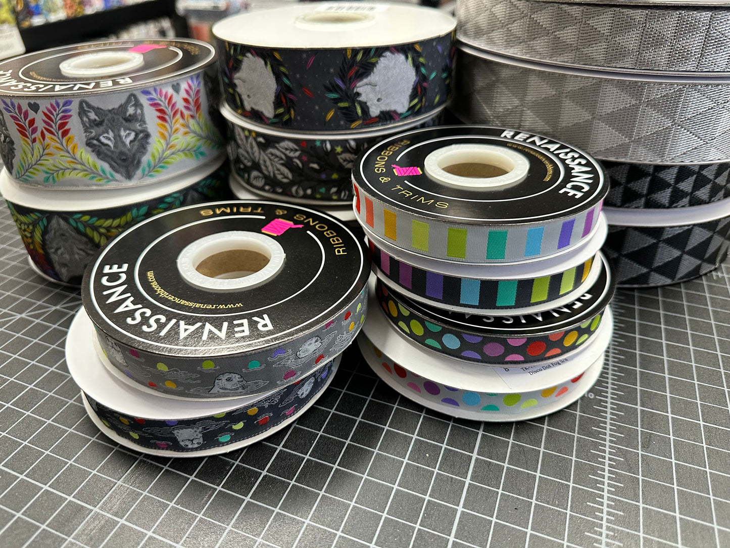 Tula Pink Graywork 5/8" Ribbon Disco Stripe Carbon TK.142.16mm.Col.01