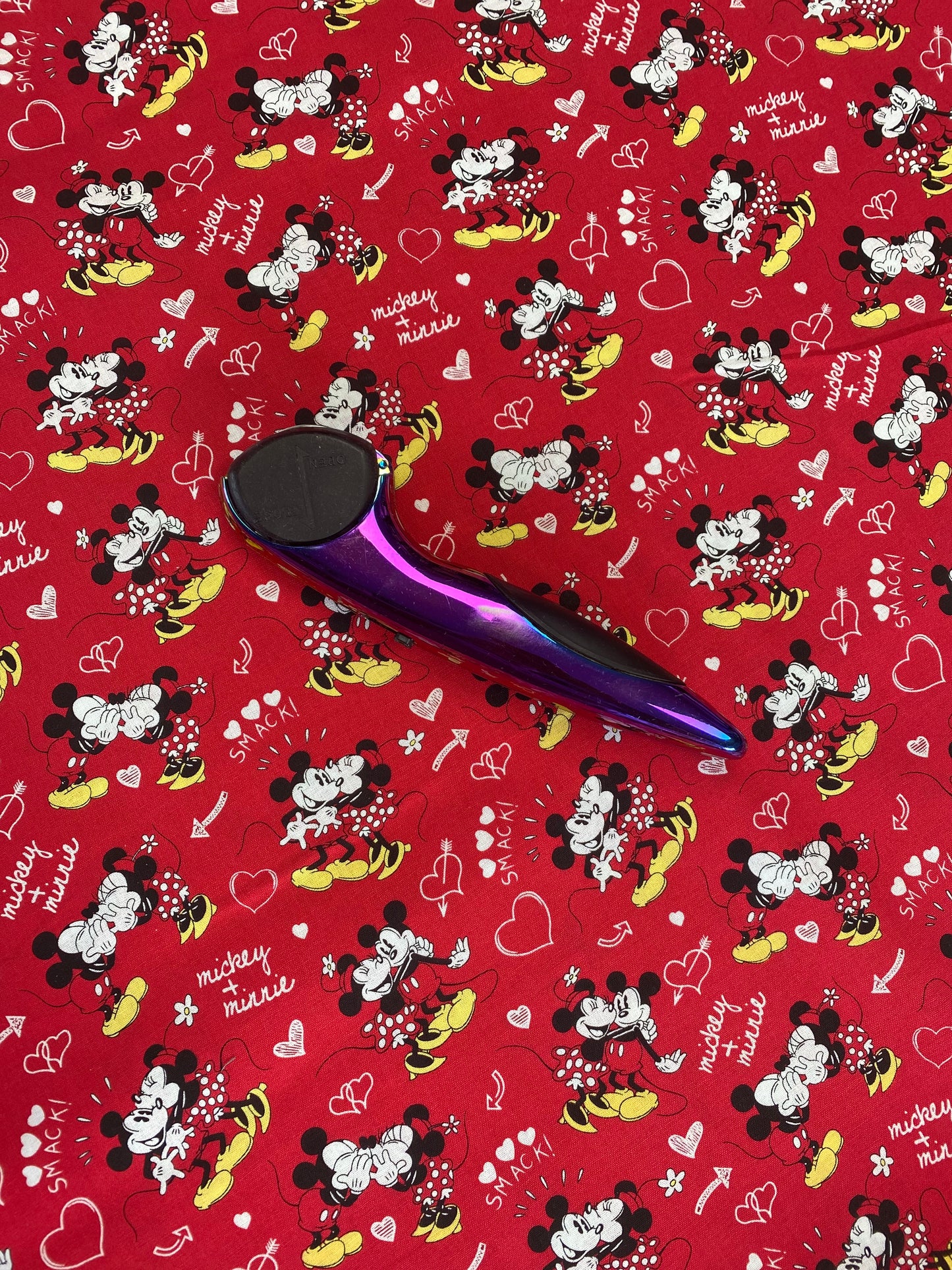 Licensed Disney Disney Mickey & Minnie Love    72721A620715 Cotton Woven Fabric