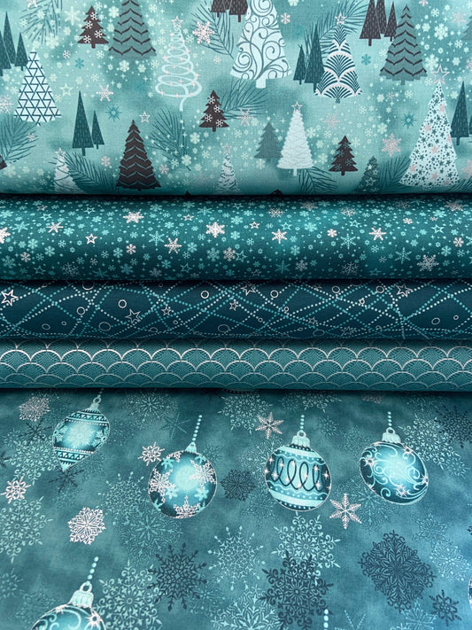 It's Snowflake 4597-001 w/ Metallic Accents Cotton Woven Fabric