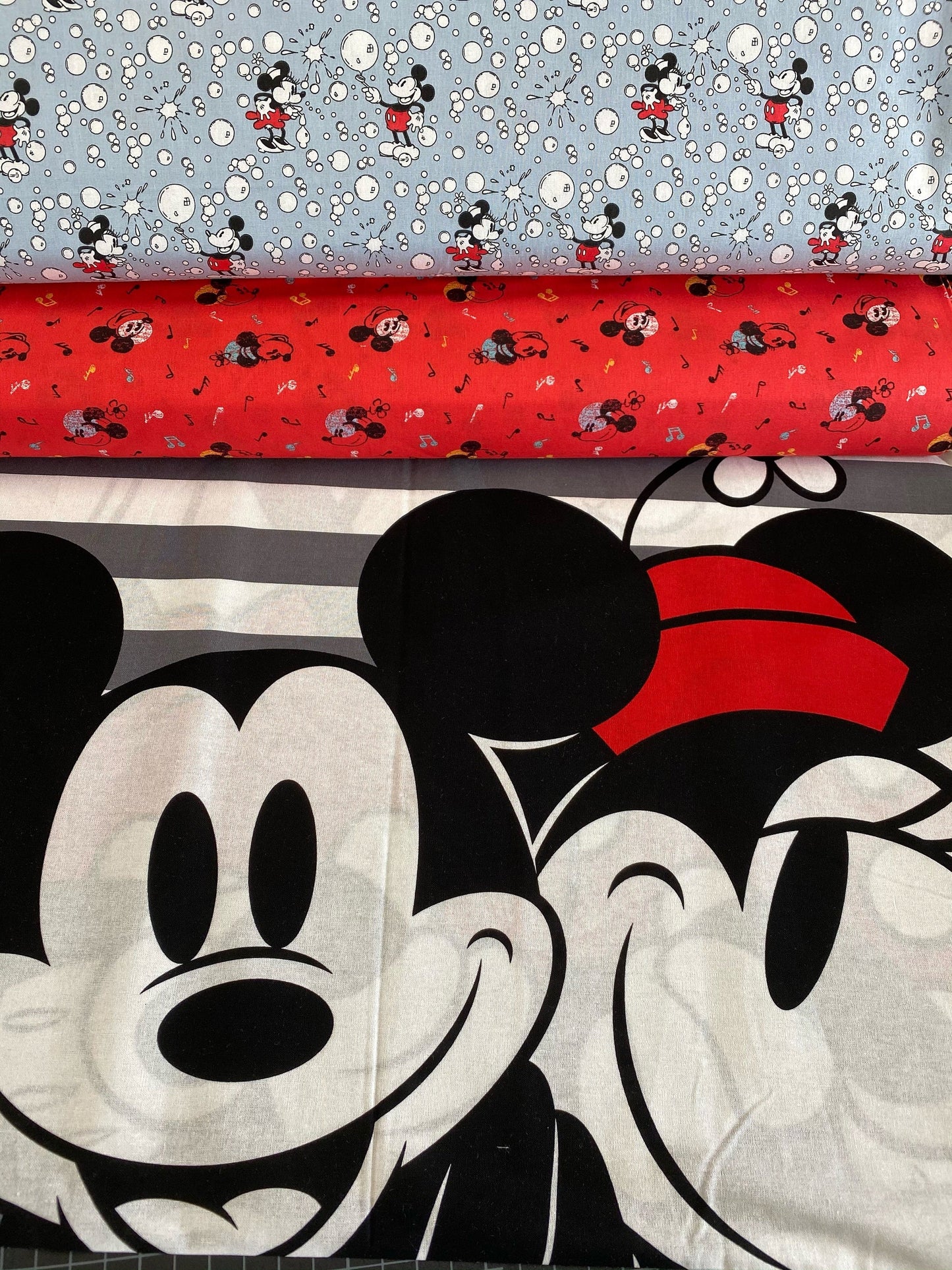 Licensed Disney Mickey Vintage Scattered 72802G550715 Cotton Woven Fabric
